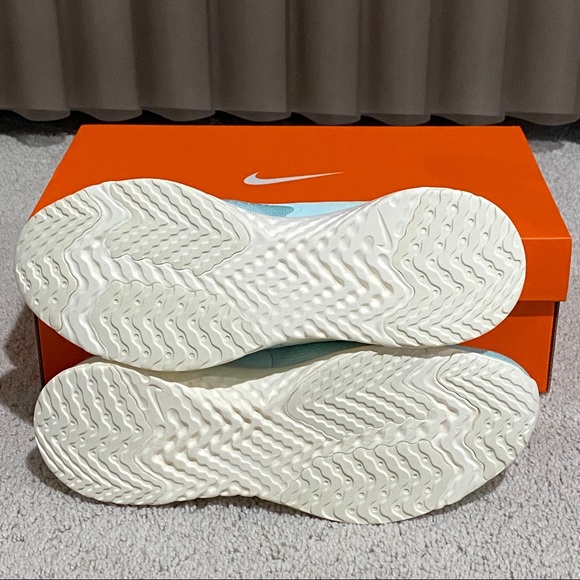 Nike Odyssey React 2 Flyknit - Picture 5 of 7